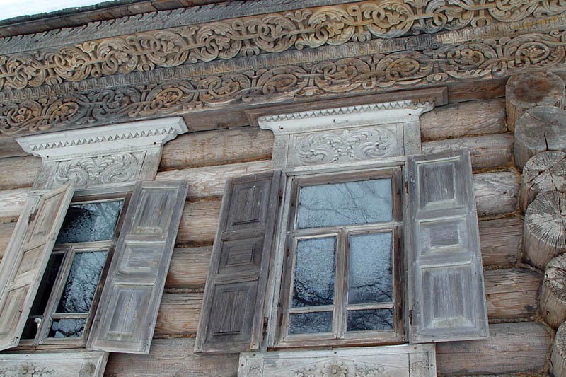 Декоративные резные ставни